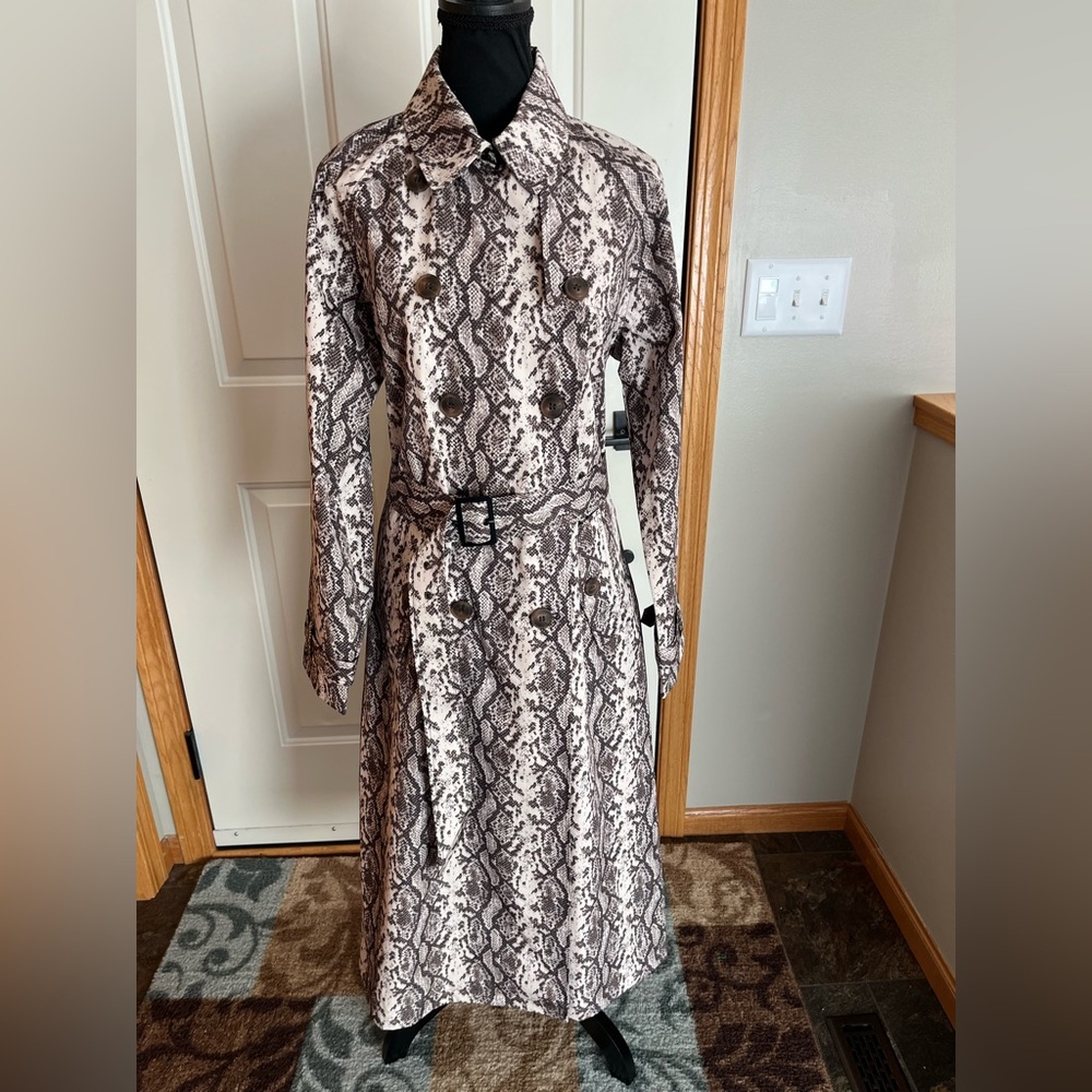 New Rebecca Minkoff brown tan snake skin double breasted trench coat. Medium